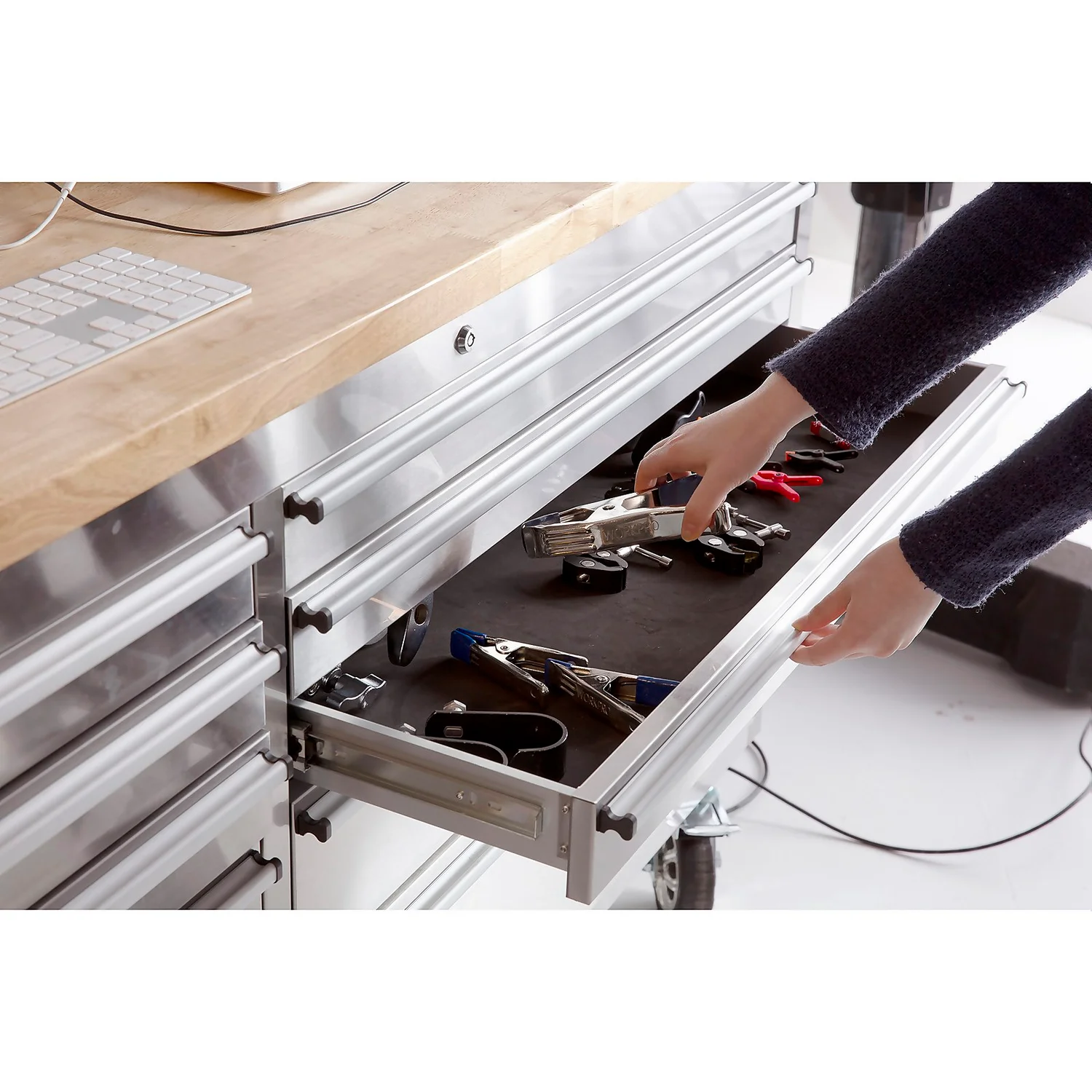 Ultimate 56in 10 Drawer Tool Storage Trolley 9 Ultimate 56in 10 Drawer Tool Storage Trolley - Image 7