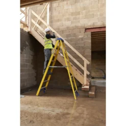 Werner Fibreglass Step Ladder - 8 Tread -Stanley Shop 12824218 2714833198623586