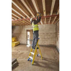 Werner Fibreglass Platform Step Ladder - 3 Tread -Stanley Shop 12824230 8024833199485687