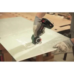 Bosch AdvancedCut 18 Cordless Specialised Saw -Stanley Shop 12825132 1184833225656199