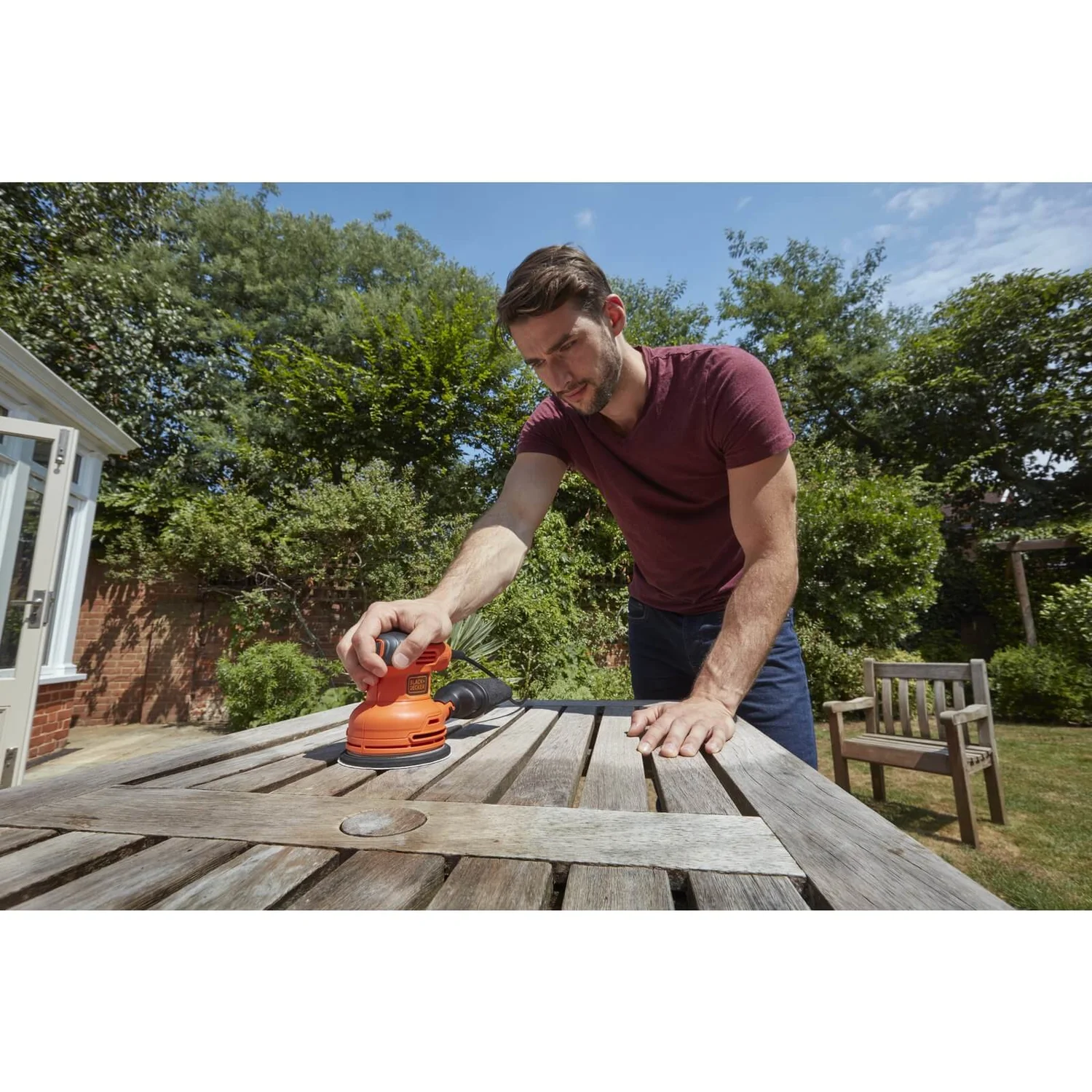 Black & Decker BLACK+DECKER 230W Corded Random Orbital Sander With Sanding Sheet (BEW210-GB) 6 Black & Decker BLACK+DECKER 230W Corded Random Orbital Sander With Sanding Sheet (BEW210-GB) - Image 4
