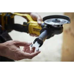 STANLEY FATMAX V20 18V Cordless Angle Grinder With Kit Box (SFMCG400D1K-GB) -Stanley Shop 12838901 1984832952574842