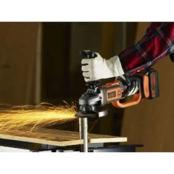 Black & Decker BLACK+DECKER 125MM 18V Cordless Angle Grinder With 3 Discs (BCG720D13-GB) -Stanley Shop 12838922 2044866673510890
