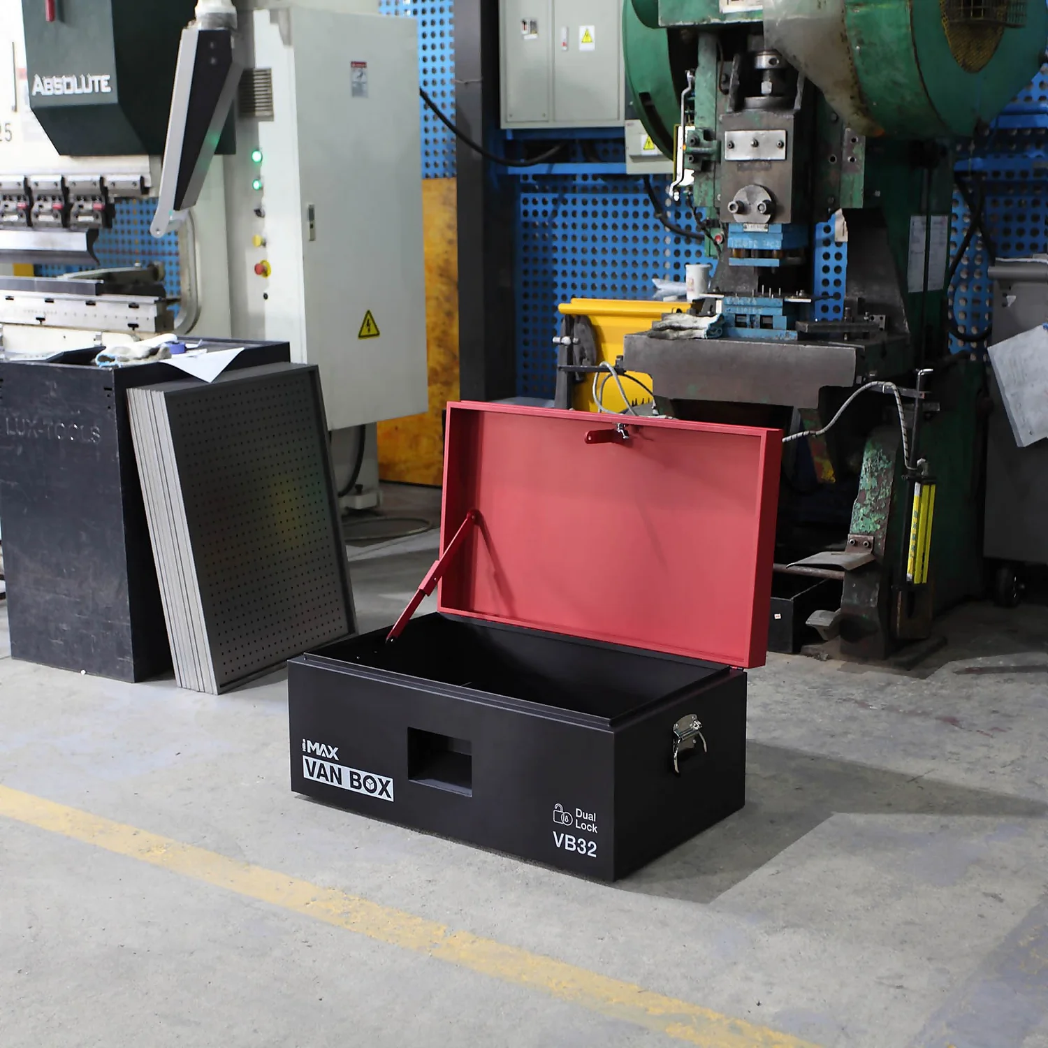 Hilka 32" Van Tool Storage Box 6 Hilka 32" Van Tool Storage Box - Image 4