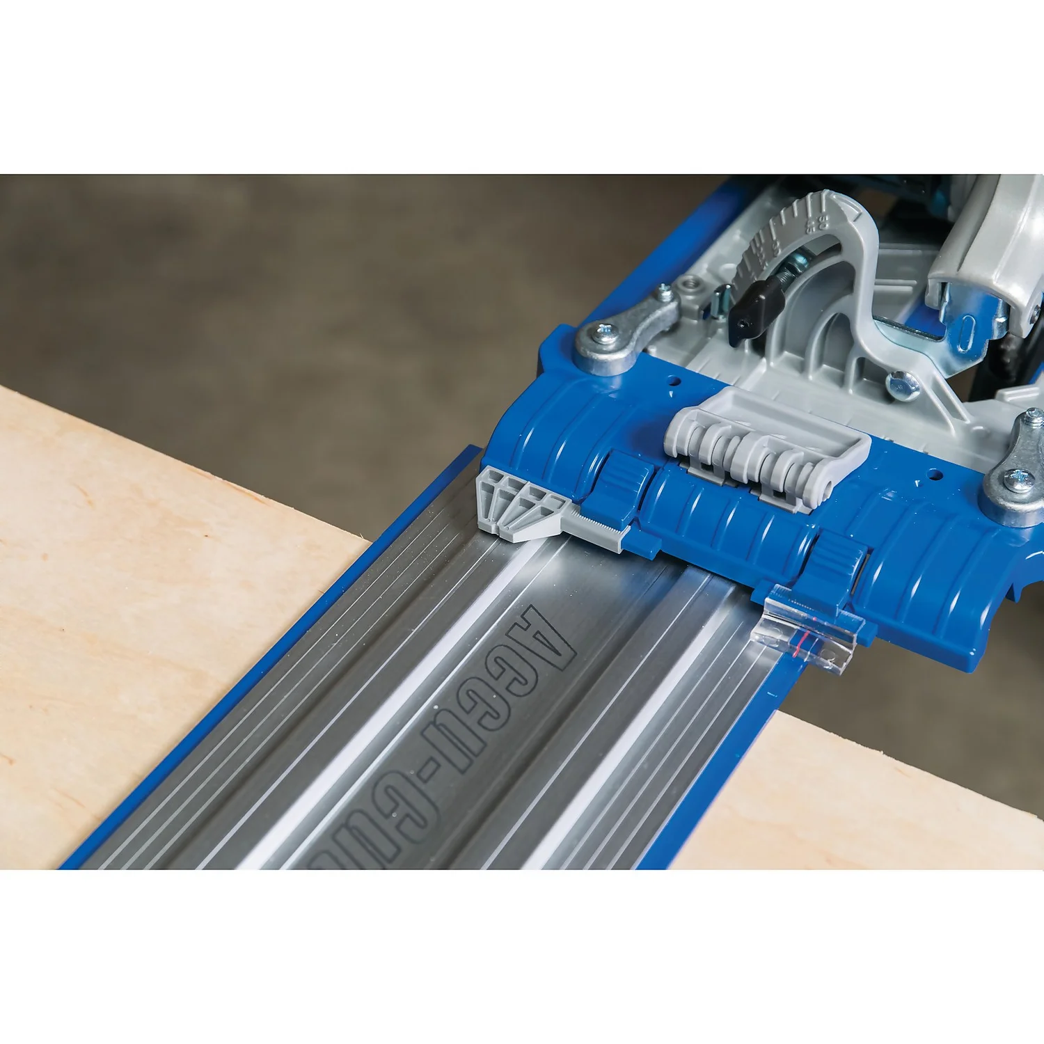 Kreg KMA2700 Accu-Cut Circular Saw Track Guide 6 Kreg KMA2700 Accu-Cut Circular Saw Track Guide - Image 4