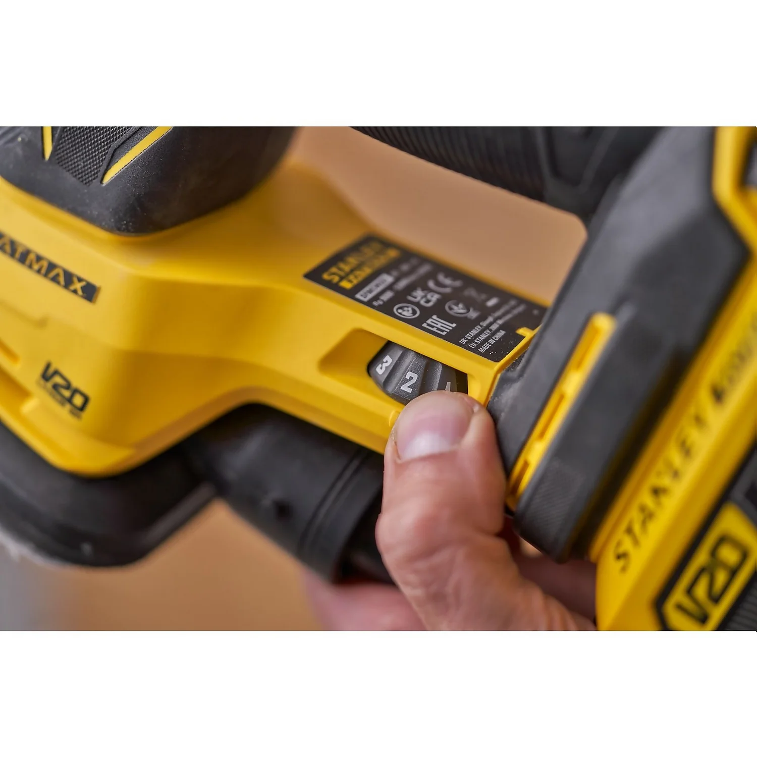 STANLEY FATMAX V20 18V Cordless Detail Sander (battery Not Included) (SFMCW221B-XJ) 6 STANLEY FATMAX V20 18V Cordless Detail Sander (battery Not Included) (SFMCW221B-XJ) - Image 4