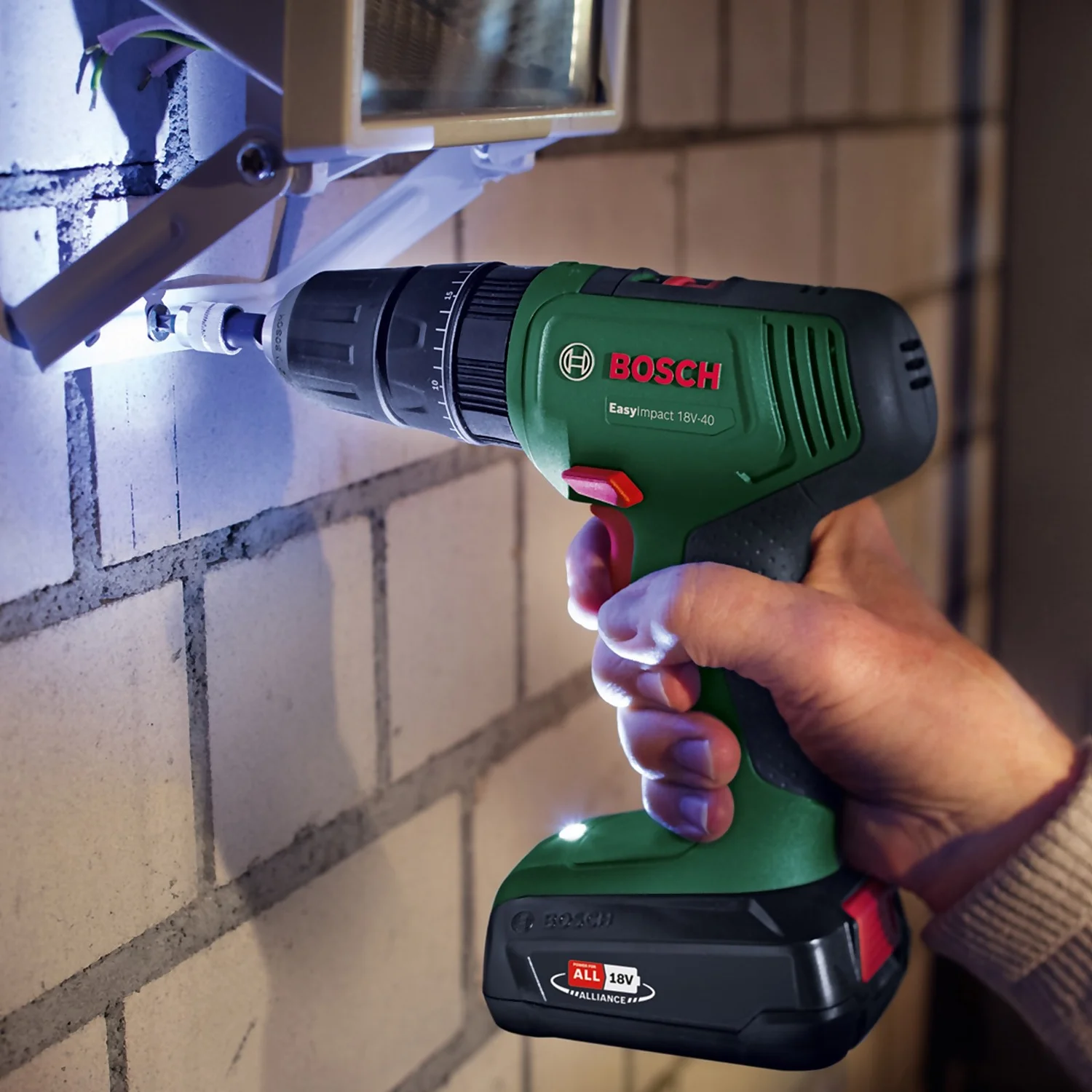 Bosch EasyImpact 18V-40 Combi Drill With 1 X 1.5Ah Battery & Charger 4 Bosch EasyImpact 18V-40 Combi Drill With 1 X 1.5Ah Battery & Charger - Image 2